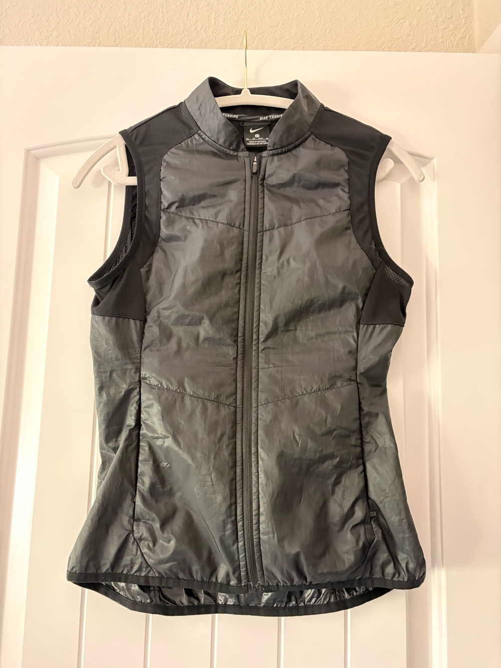 Nike Women’s Black Quilted Sleeveless Vest